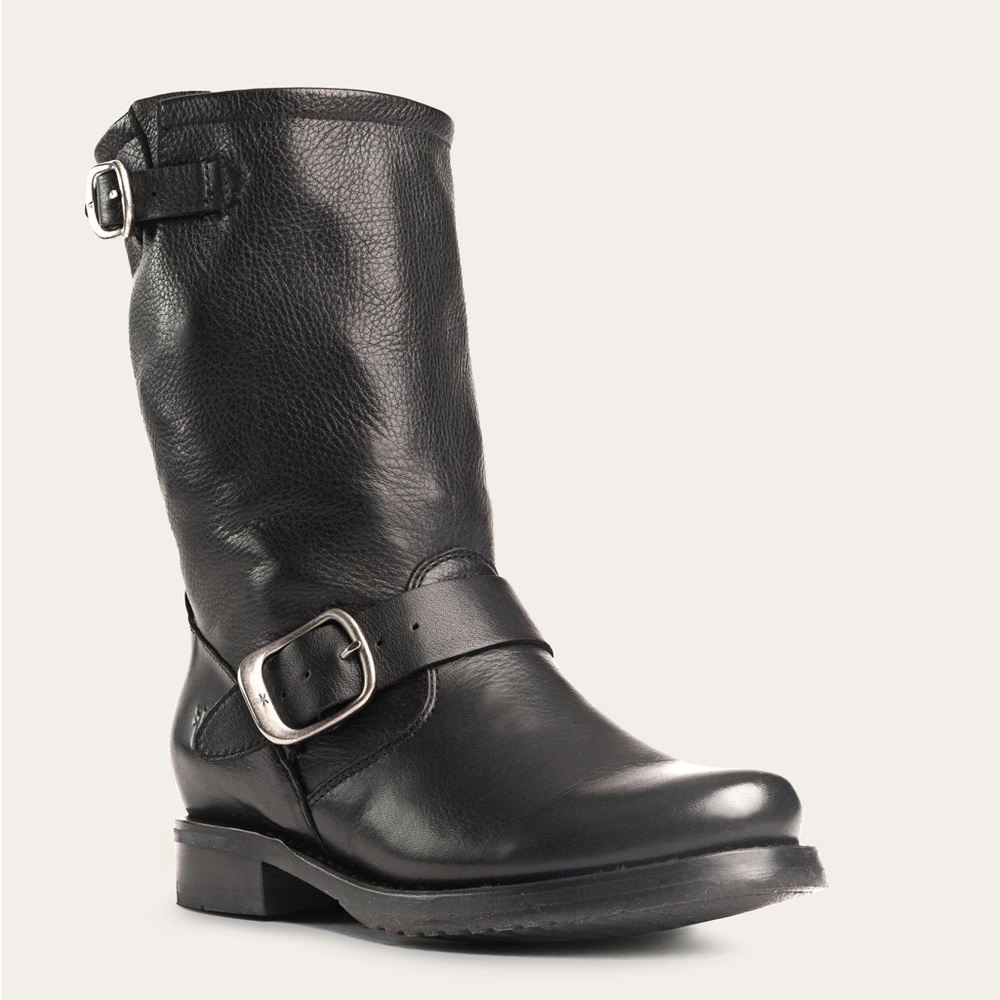 Frye Veronica engineer boot short